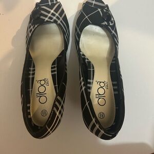 Diba east Black and White Plaid Heels Sz 8.5